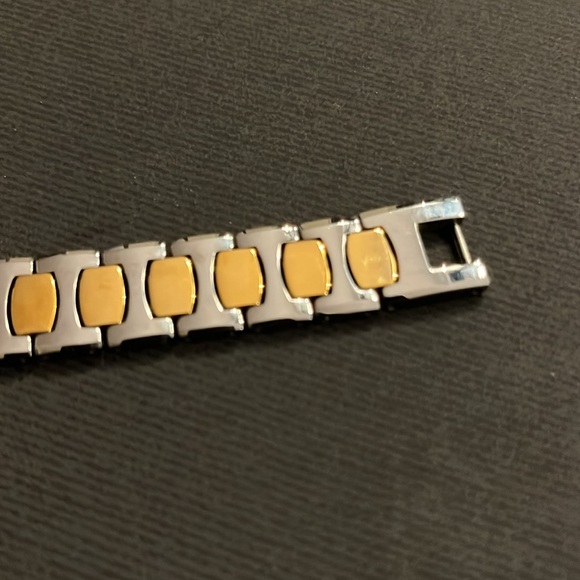 Bracelet Stainless Steel and Gold Tone, excellent condition. See the photos. - Picture 5 of 11